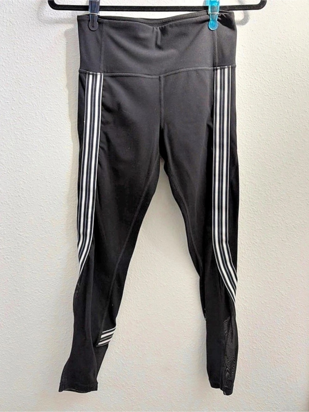 Athleta Side Stripe Salutation 7/8 Tight Leggings Black & White Small